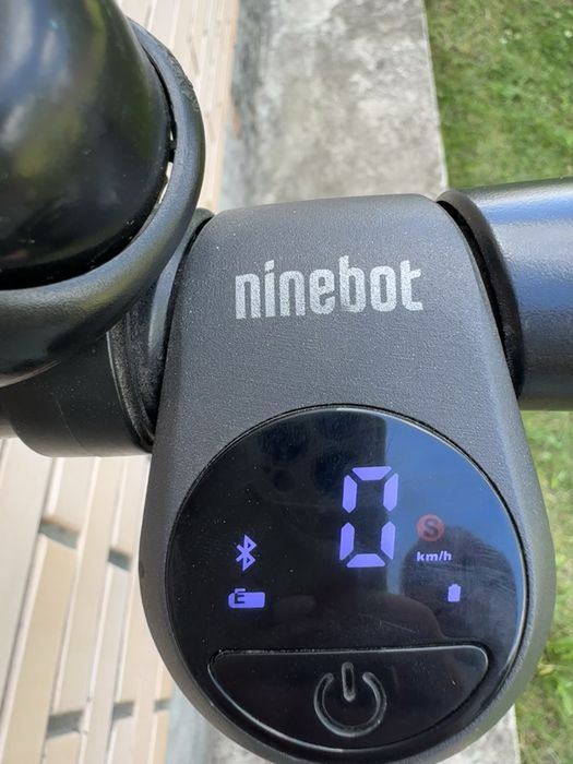 Електросамокат Ninebot KickScooter E22E – стан нового!