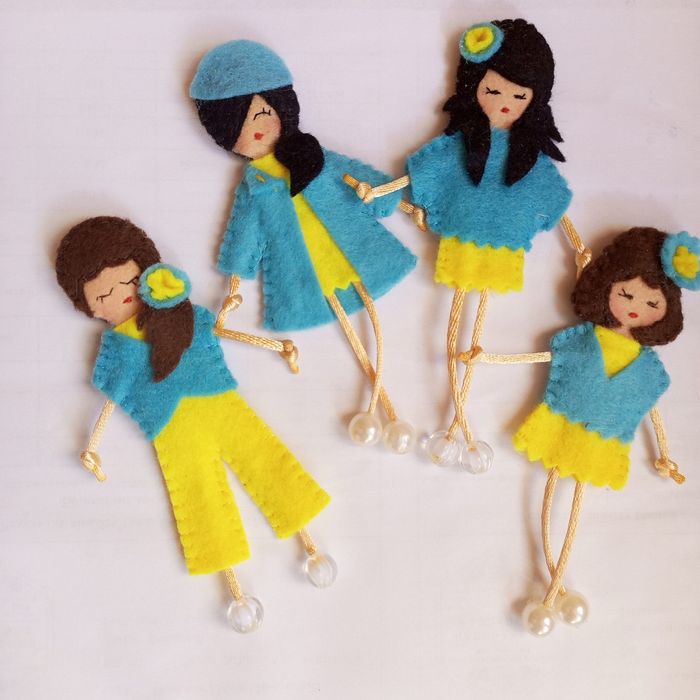 Куколки и броши из фетра .