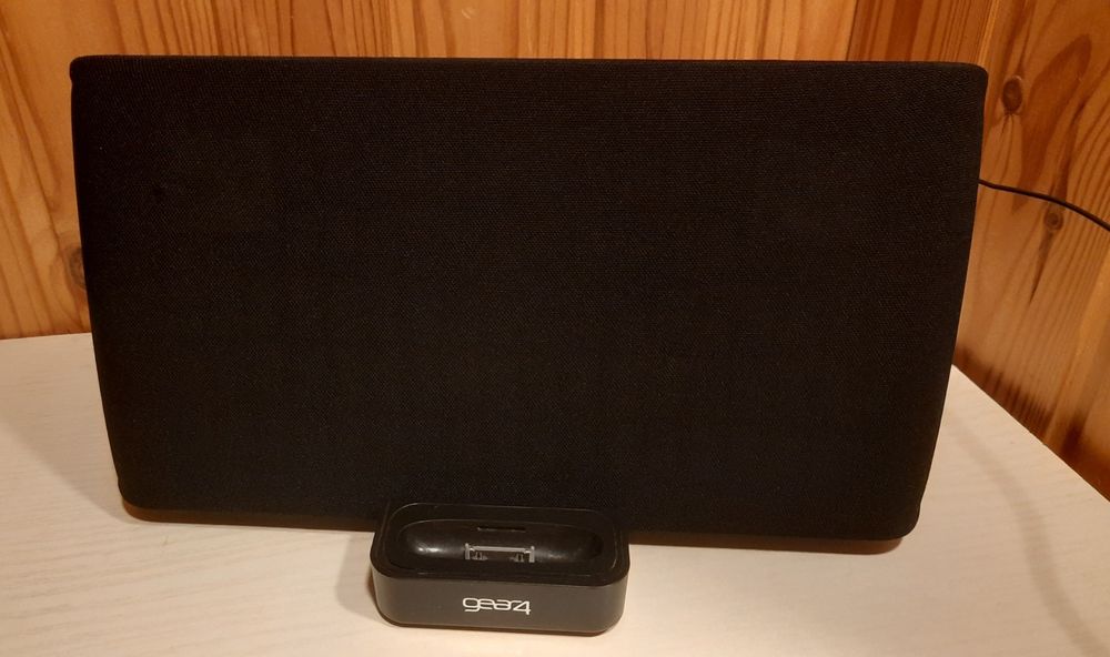 Розумна док-станція Gear4 PG476 Houseparty стереозвукова система, FM