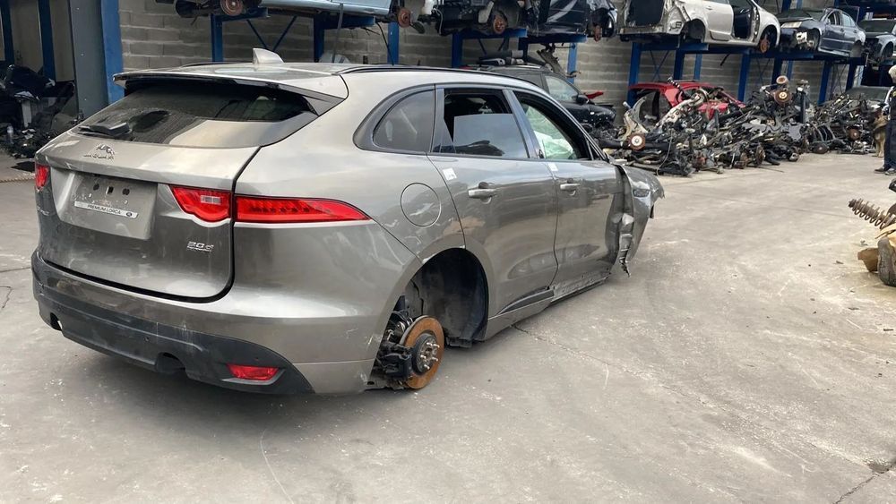 Peças Jaguar F-Pace do ano 2016