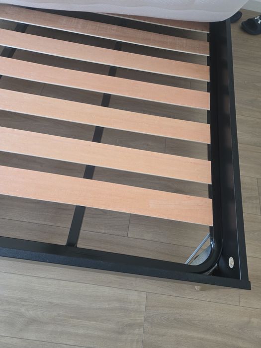 Cama de casal com colchão