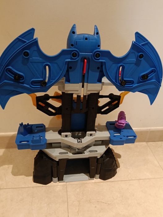 Brinquedo batcaverna do batman