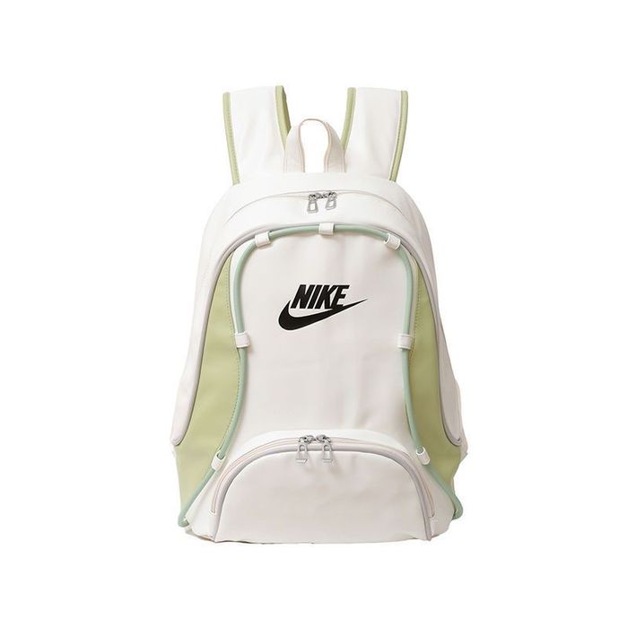 Женский рюкзак Nike (20 литров)