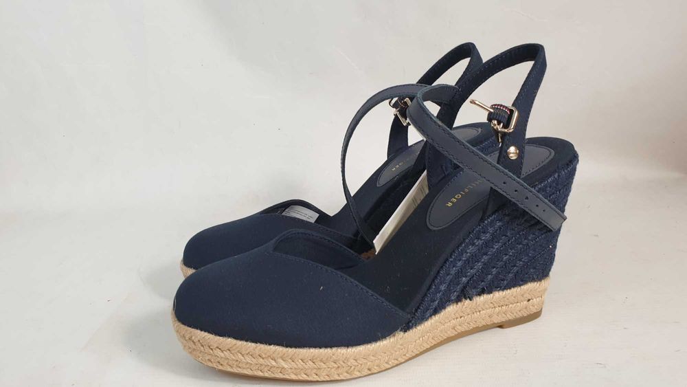 TOMMY HILFIGER sandały na koturnie  damskie   rozmiar  39