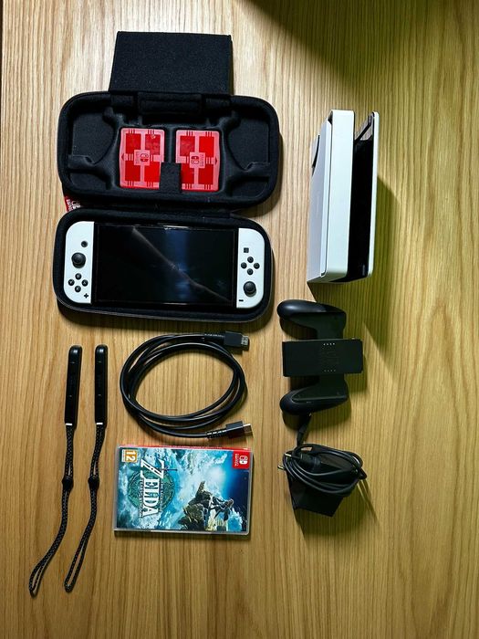 Konsola Nintendo Switch OLED +  gra The Legend of Zelda