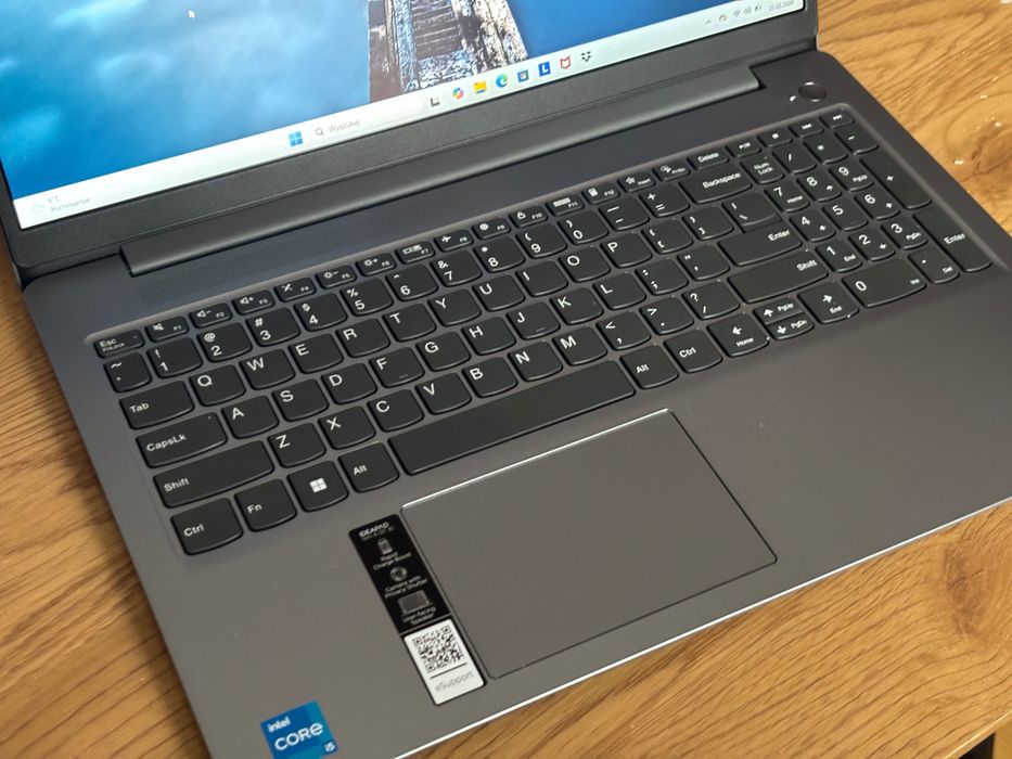Laptop Lenovo IdealPad Slim 3 15IAH8 Dotykowy Stan Idealny