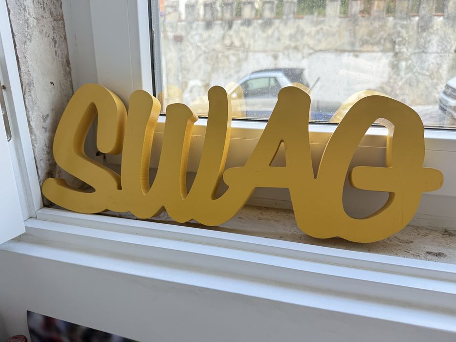 Placa Decorativa SWAG Amarela Letras 3D Design Pop Art