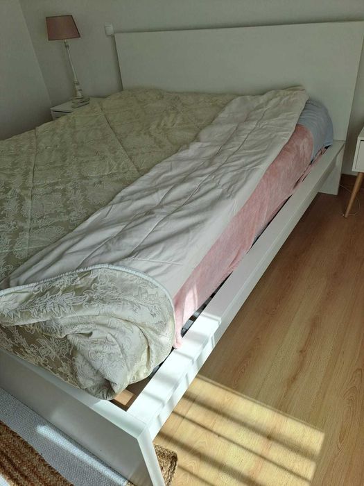 Venda de cama de casal com estrado 160x200cm