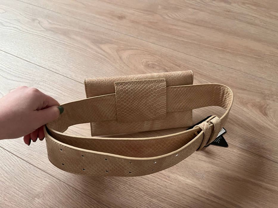 Beżowa torebka nerka/pasek Ochnik