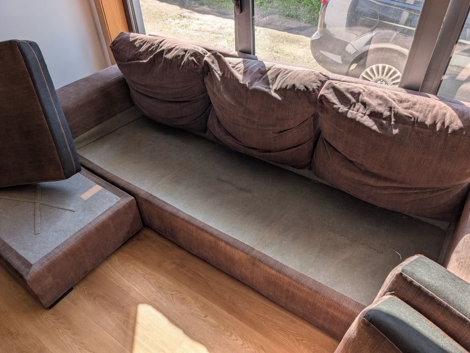 Sofá dois lugares mais chaise longue