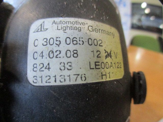Farol nevoeiro frente direito VOLVO C30