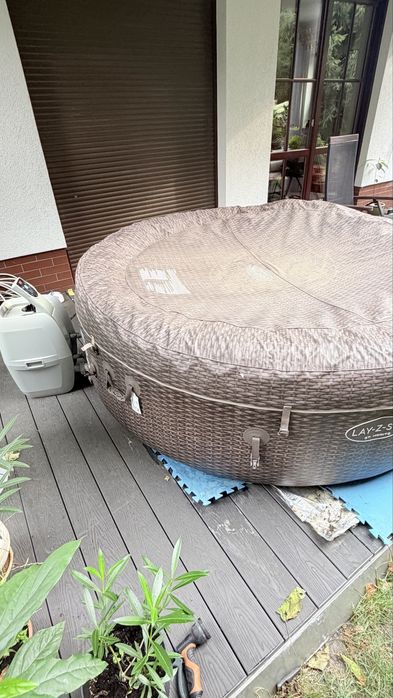 Basen Bestway Lazy-Z-Spa St.Moritz ogrodowy