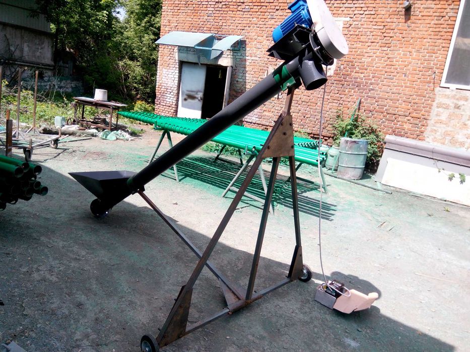 Шнековый погрузчик (конвейер, зернометатель, навантажувач) зерна