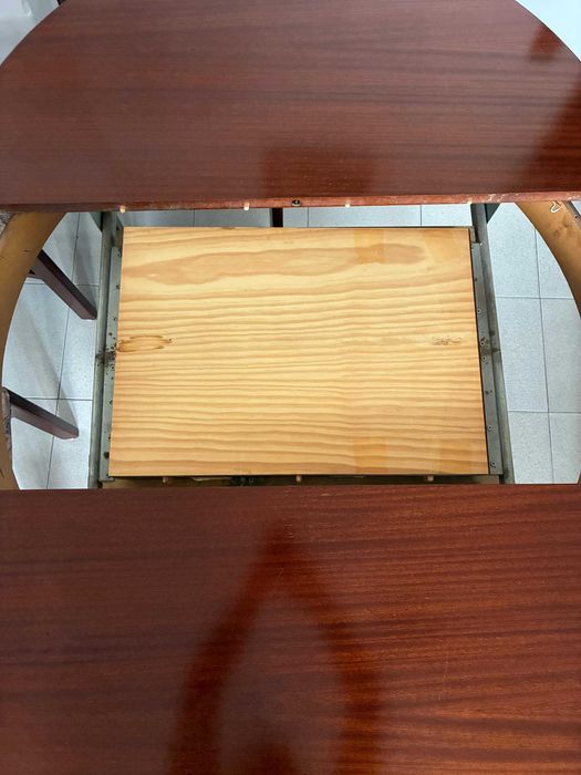 Mesa de jantar extensível, madeira maciça, 5 cadeiras