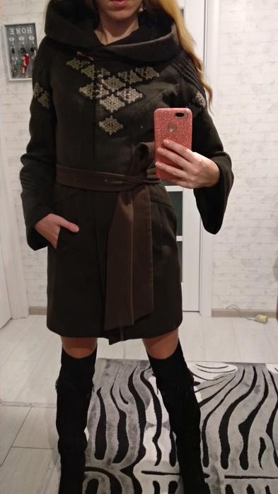 Пальто шерсть, этно, бохо, с вышивкой, с капюшоном, клешный рукав