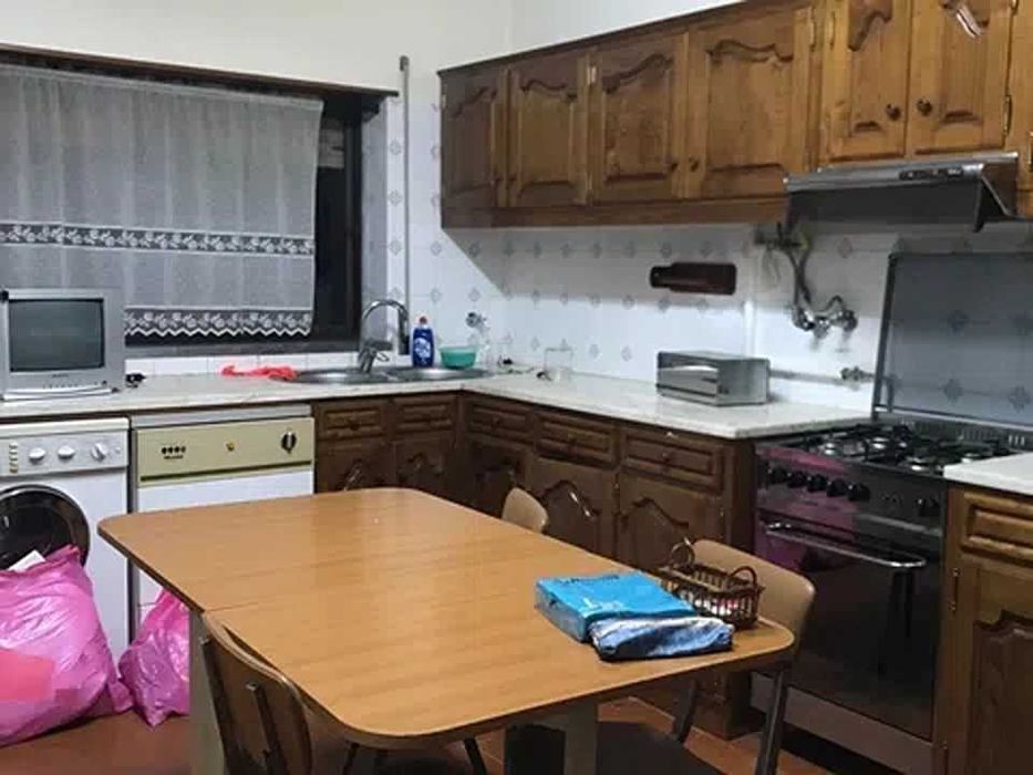 Quarto para 2 numa Vivenda cor de Rosa com varanda e com jardim