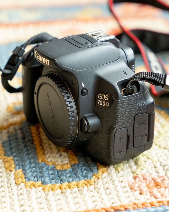 Canon EOS 700D - Excelente Condição