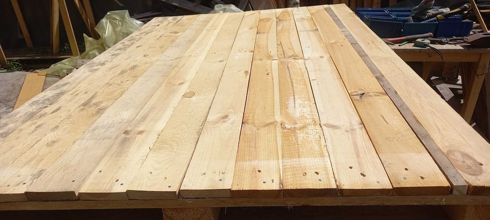 Palety z możliwością dostawy, deski 120/2