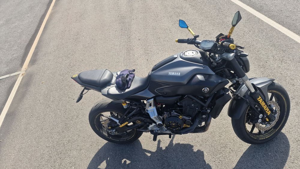 Vendo ou troco MT-07 2016