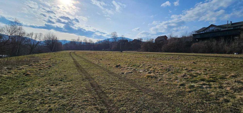 Розкішна земельна ділянка при в’їзді в Яремче, 17 сот, поштова адреса.
