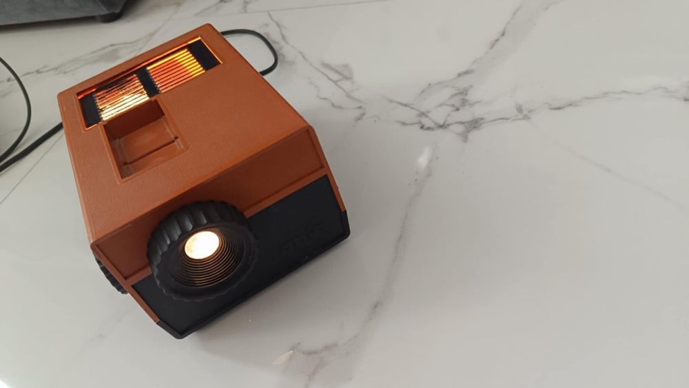 Projektor do wyświetlania zdjęć, bajek  Ania