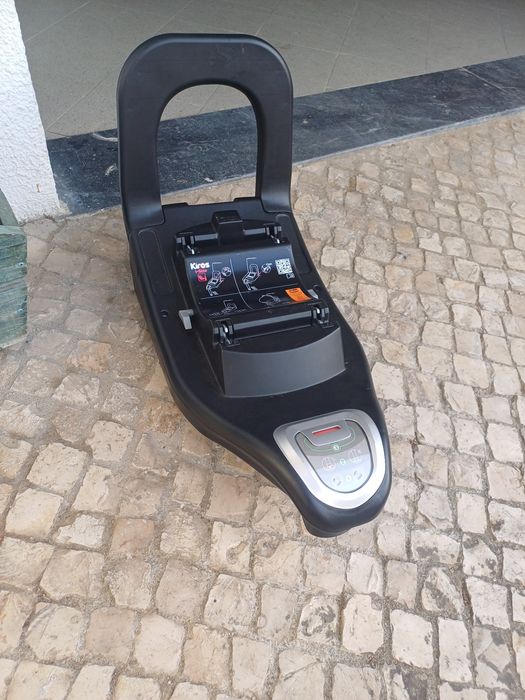 Trio   CHICCO  I-SIZE  com    ISOFIX