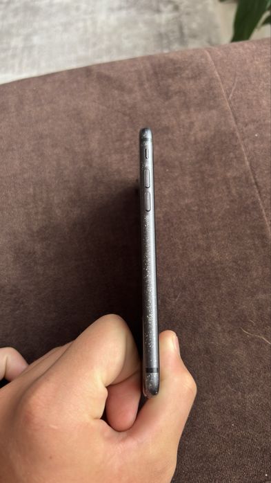 Продам iphone 8 64GB