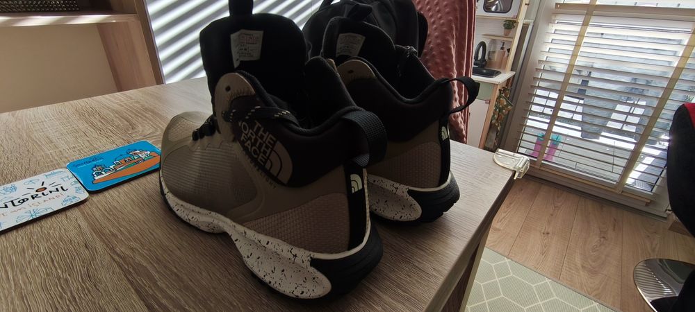 Nowe oryginalne buty The North Face Futurelight