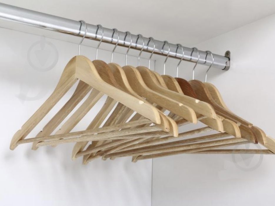 Деревʼяні вішалки , плечі, тремпеля для одягу