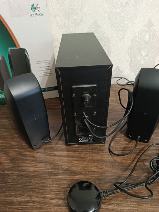 Акустическая система 2.1 Logitech.