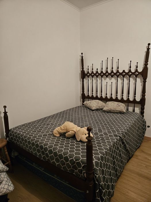 Cama de Madeira Maciça