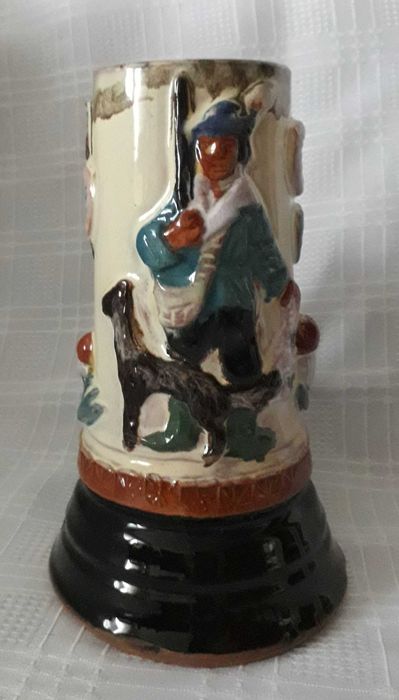 KUFEL PRL duży ceramiczny kolorowy ozdobiony scenką rodzajową