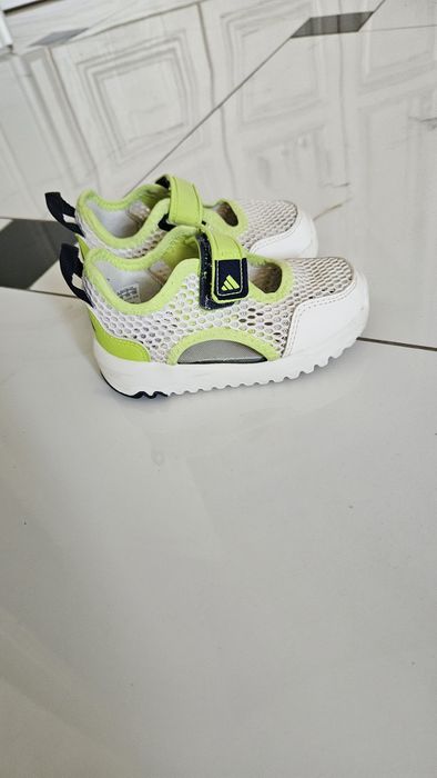Босоніжки adidas 23 розмір і дитячі