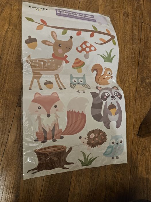 Naklejki dekoracyjne na ścianę i meble dla dzieci