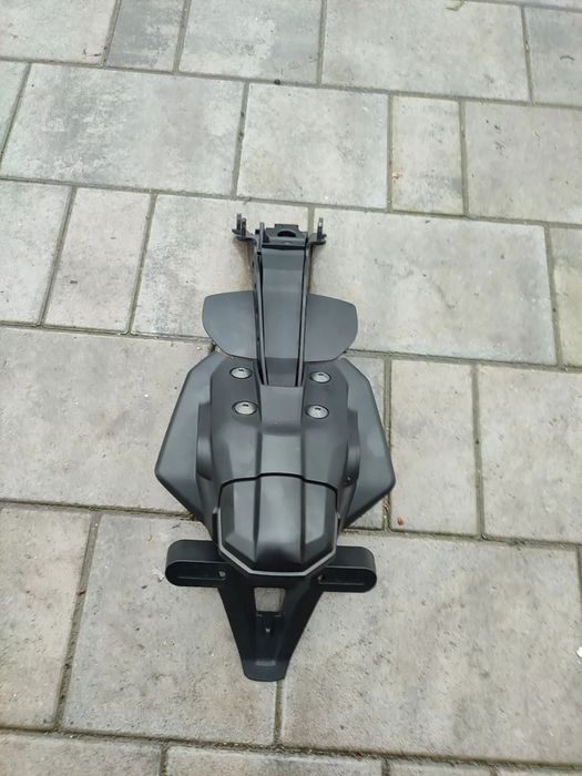 Mocowanie tablicy rejestracyjnej, podświetlanie tablicy, ogon Yamaha XSR 900