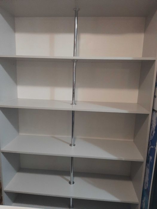 Торговий  стелаж