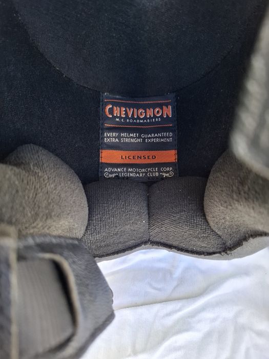 Capacete chevignon vintage