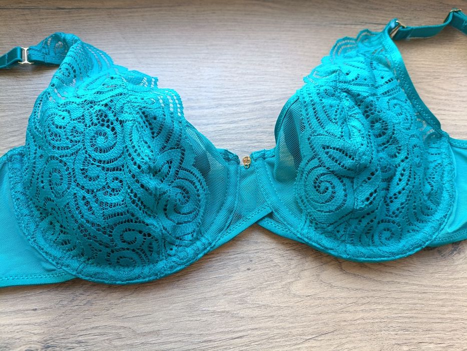 Biustonosz chantelle 75 b nowy