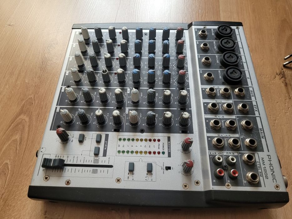 Mikser  Phonic MM1202
