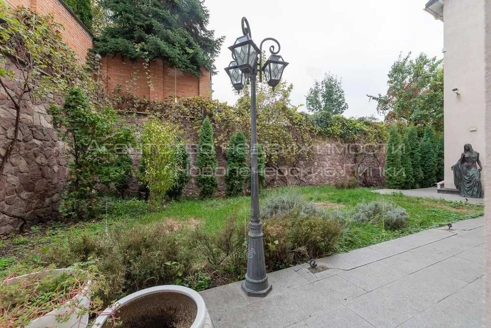 Розкішний будинок з ремонтом + бассейн Мічуріна Печерськ, Звіринецькая