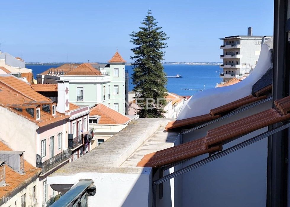 Apartamento renovado T2 em São Vicente — São Vicente, Lisboa