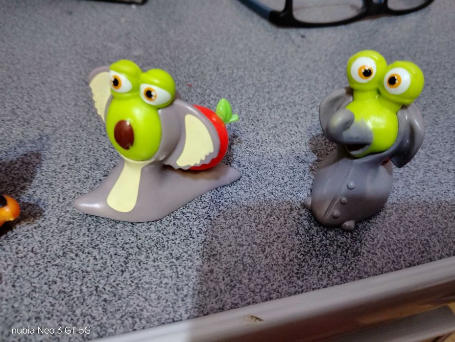 Фигурки з серии Bob Snail равлики