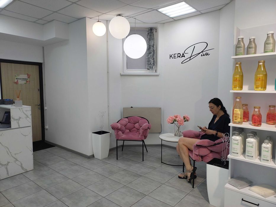 Акція: Віднови волосся в студії KERA DIVA (Київ) - Безкоштовна діагностика, Абонементи