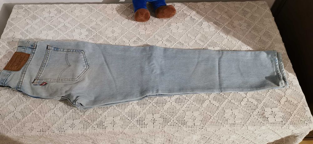 Calças Levi's 2 pares  Tam 28, 32