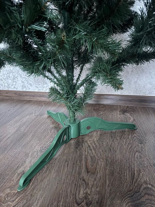 Ялинка Версаль із засніженими кінчиками