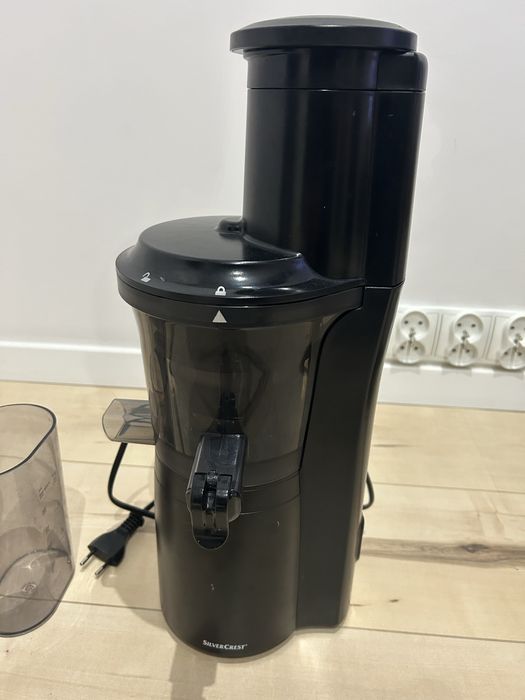 Wyciskarka wolnoobrotowa SILVERCREST SSJBK 300 B2