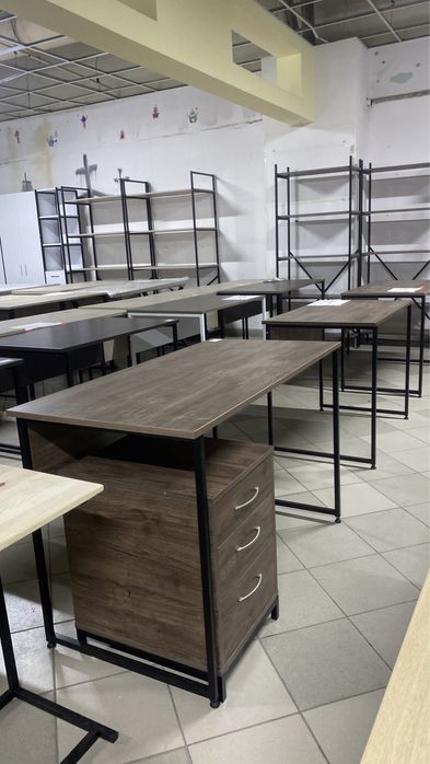 Офісні столи