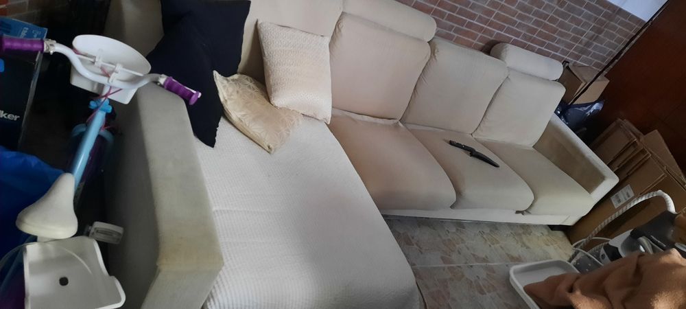 Sofá com chaise longue