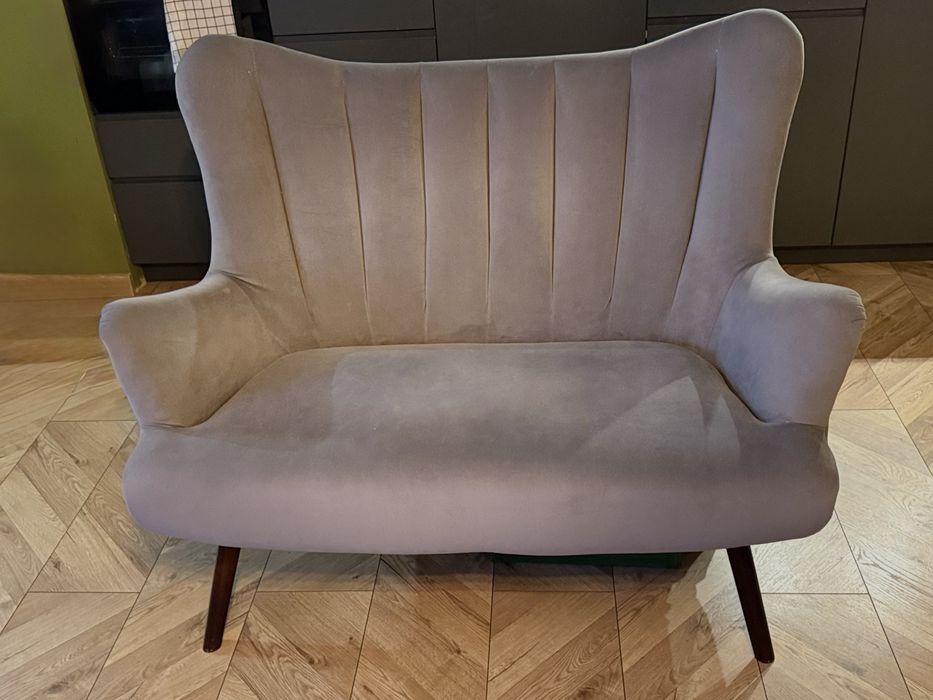 Welurowa sofa dwuosobowa szara muszelka MCW