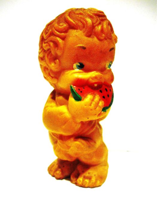 Boneco antigo em borracha